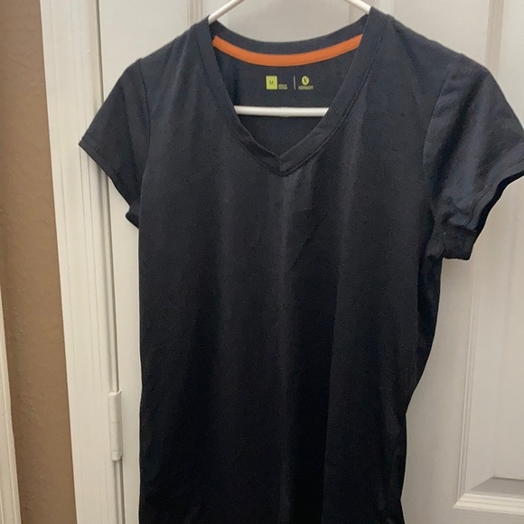 FINAL MARKDOWN LADIES xersion tee medium - Picture 1 of 3